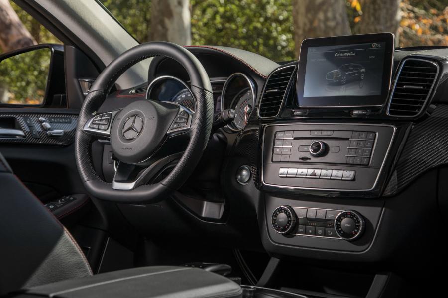 Интерьер Mercedes-AMG GLE43 4Matic Coupe 2016 года  (NA) (фото 13 из 21)